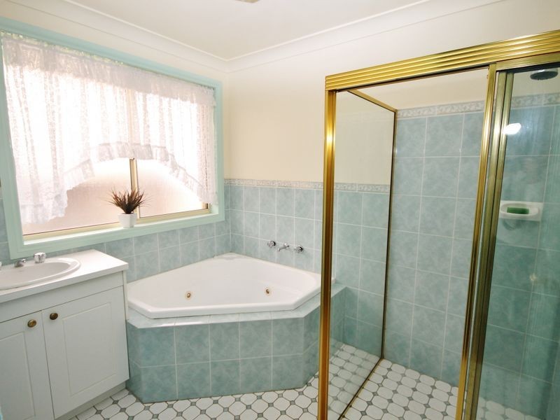 4 Graham Drive, Kelso NSW 2795