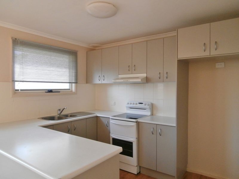 30 Ribbon Gum Place, Bathurst NSW 2795