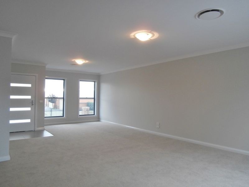 7/57 Rosemont Avenue, Bathurst NSW 2795