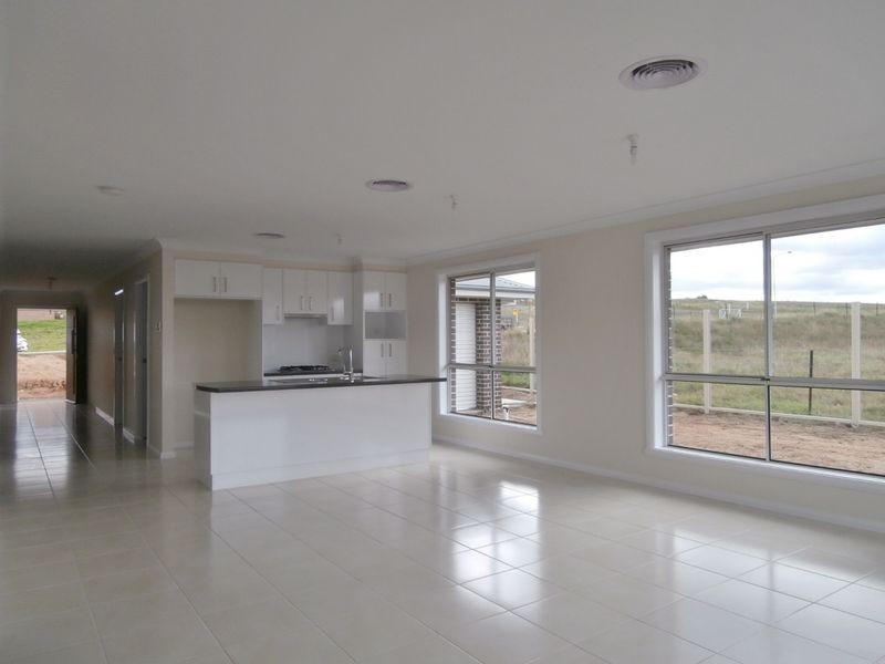 9 Amber Close, Kelso NSW 2795