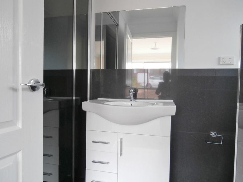 9 Amber Close, Kelso NSW 2795