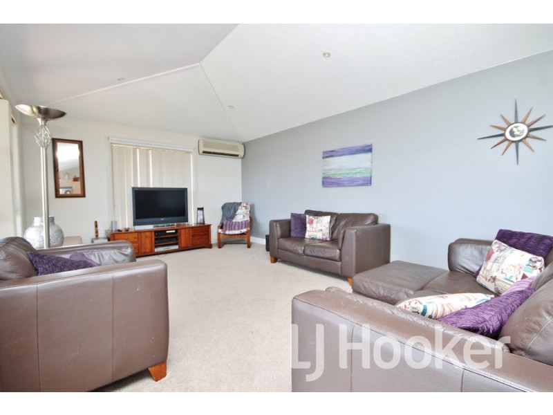 8 Hurley Close, Llanarth NSW 2795