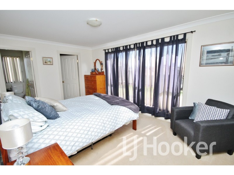 8 Hurley Close, Llanarth NSW 2795