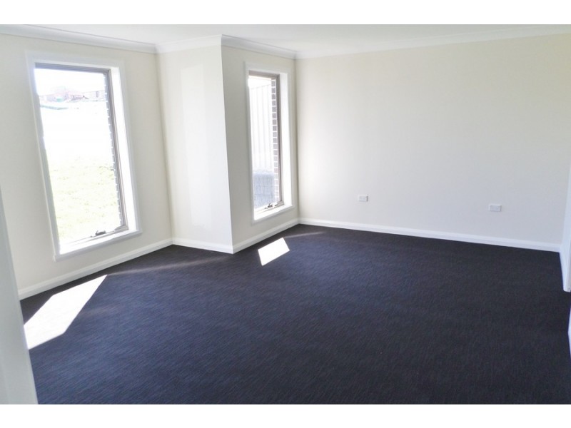 57 Graham Drive, Bathurst NSW 2795