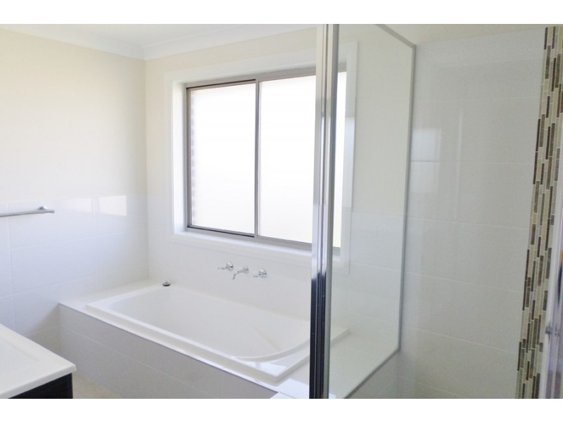 57 Graham Drive, Bathurst NSW 2795