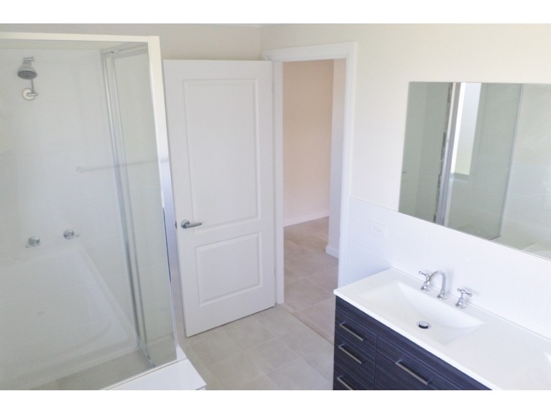 57 Graham Drive, Bathurst NSW 2795