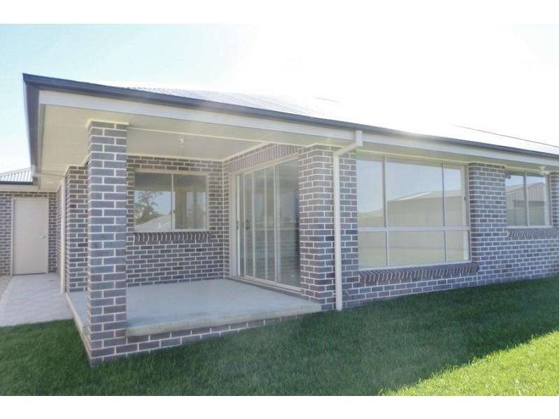 57 Graham Drive, Bathurst NSW 2795