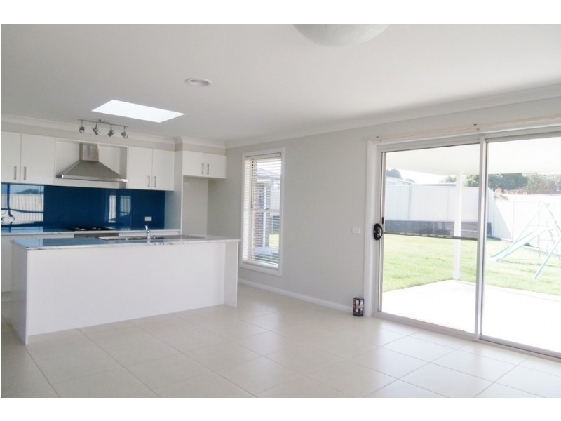 43 Wentworth Drive, Bathurst NSW 2795