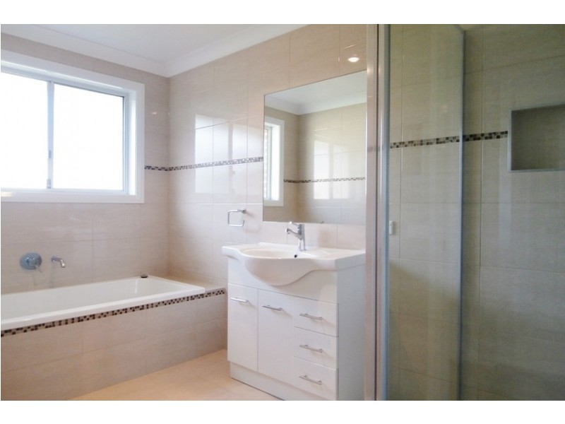 43 Wentworth Drive, Bathurst NSW 2795