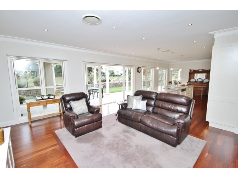 15 Blue Ridge Drive, White Rock NSW 2795