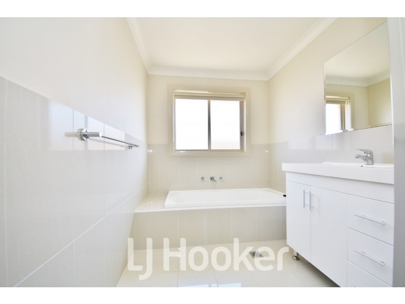 1 Larkin Street, Bathurst NSW 2795