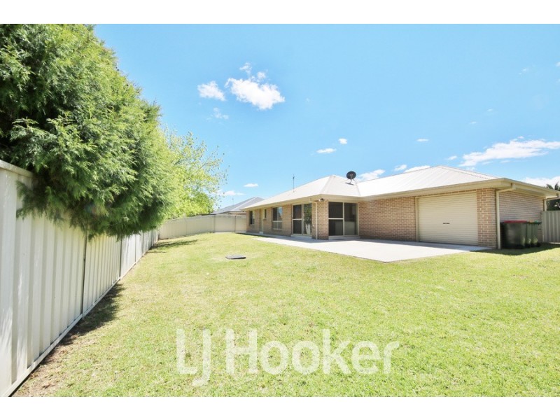 1 Larkin Street, Bathurst NSW 2795