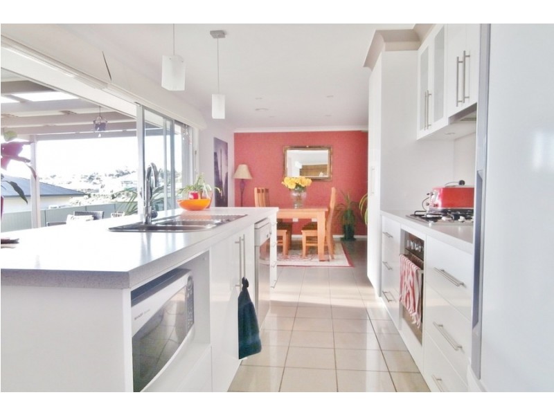 16 Quinn Court, Llanarth NSW 2795