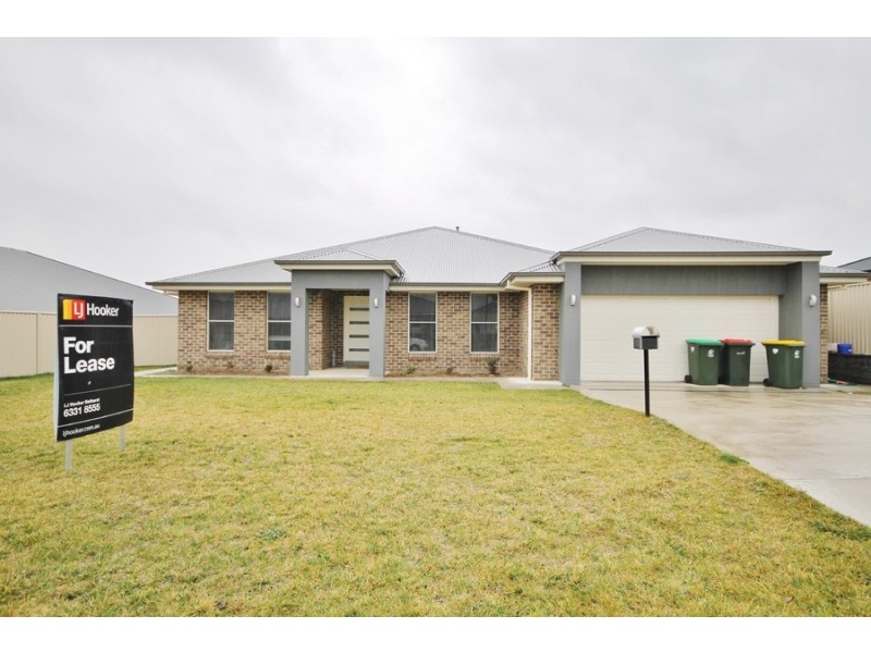 11 Coates Drive, Kelso NSW 2795