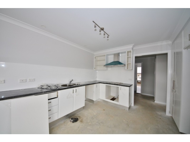 1 Mcgillan Drive, Kelso NSW 2795