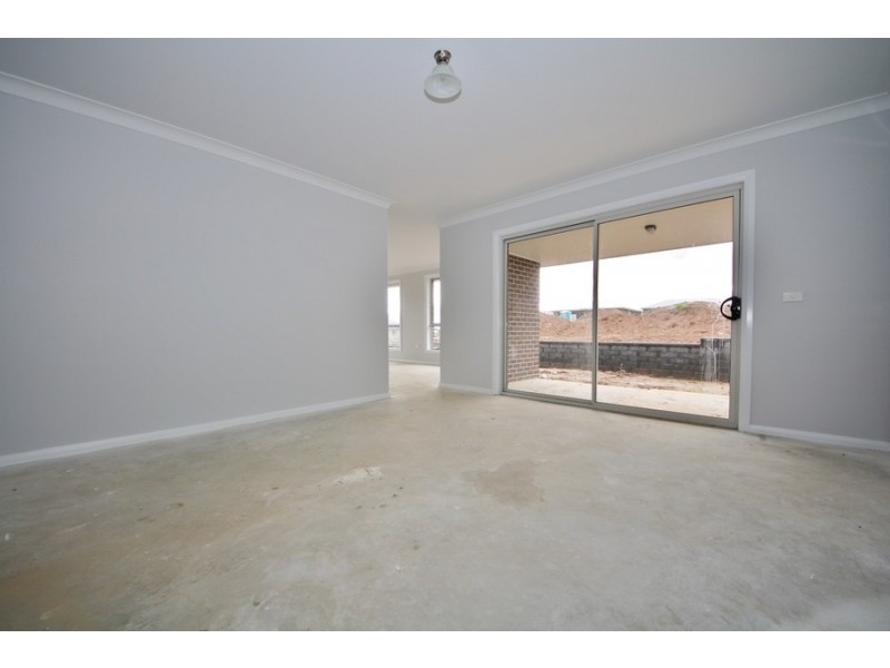 1 Mcgillan Drive, Kelso NSW 2795