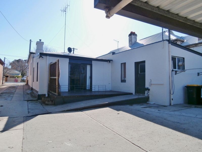 138 Stewart Street, Bathurst NSW 2795