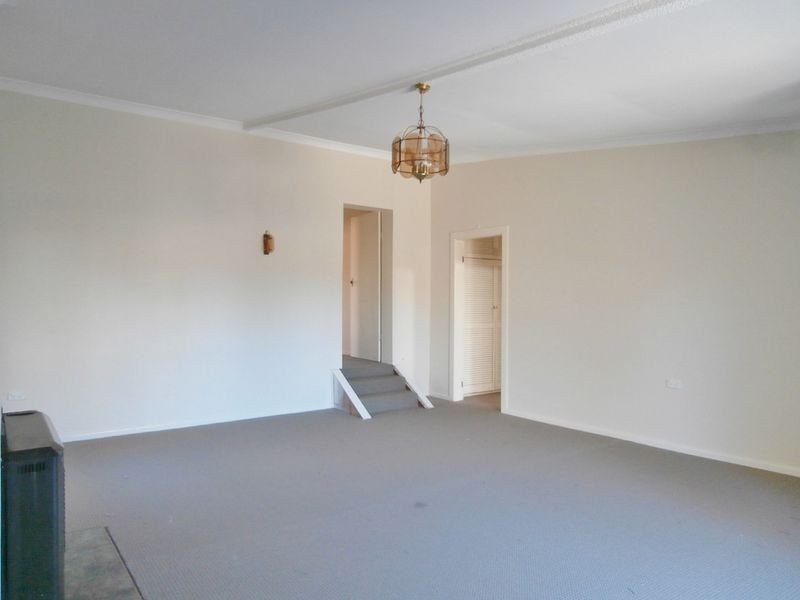 138 Stewart Street, Bathurst NSW 2795