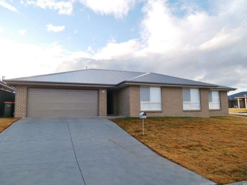 19 Phillip Street, Llanarth NSW 2795