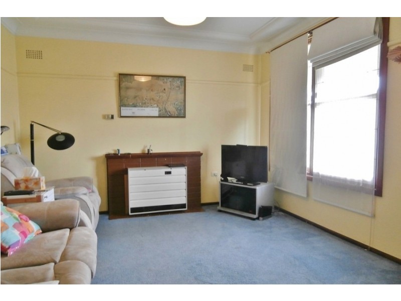 12 Hill Street, West Bathurst NSW 2795