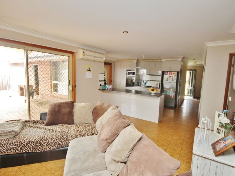 10 Barker Circuit, Kelso NSW 2795