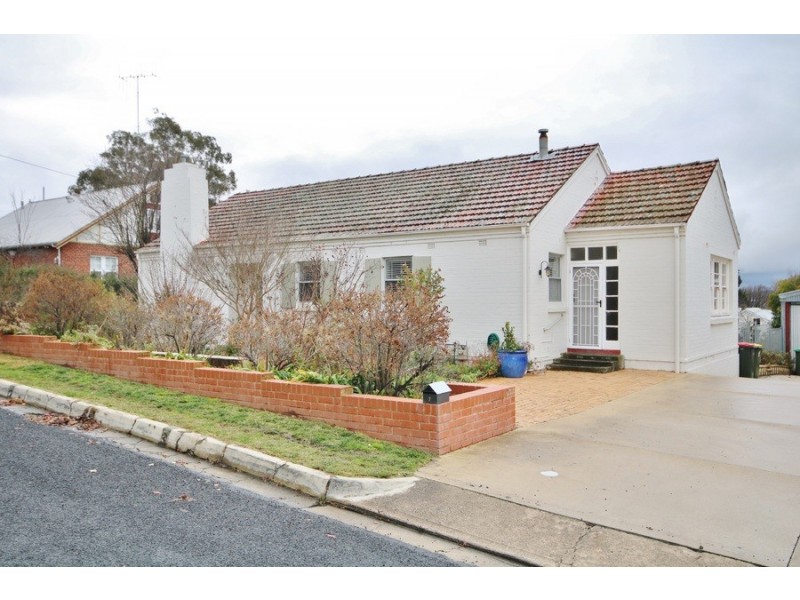 7 Clements Street, Bathurst NSW 2795