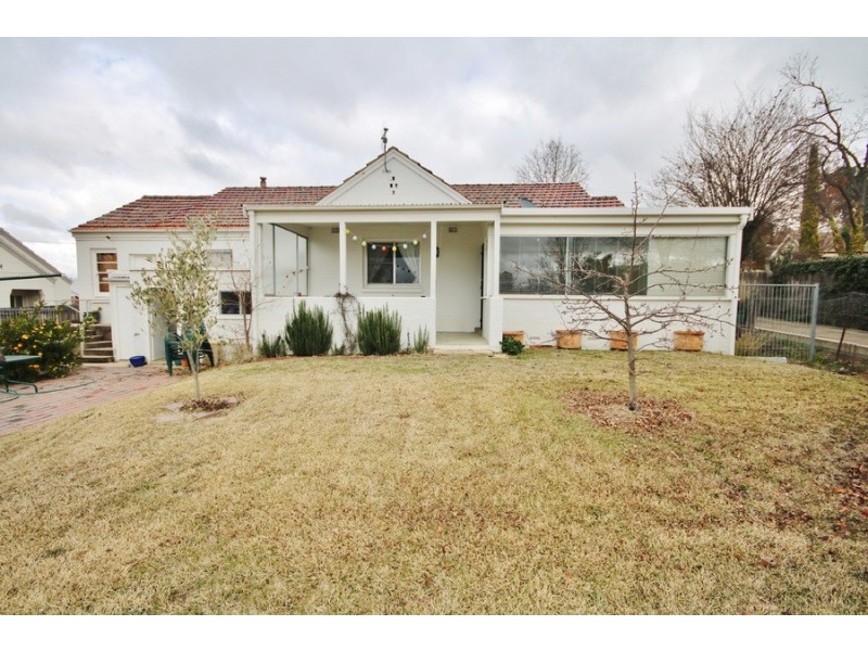 7 Clements Street, Bathurst NSW 2795