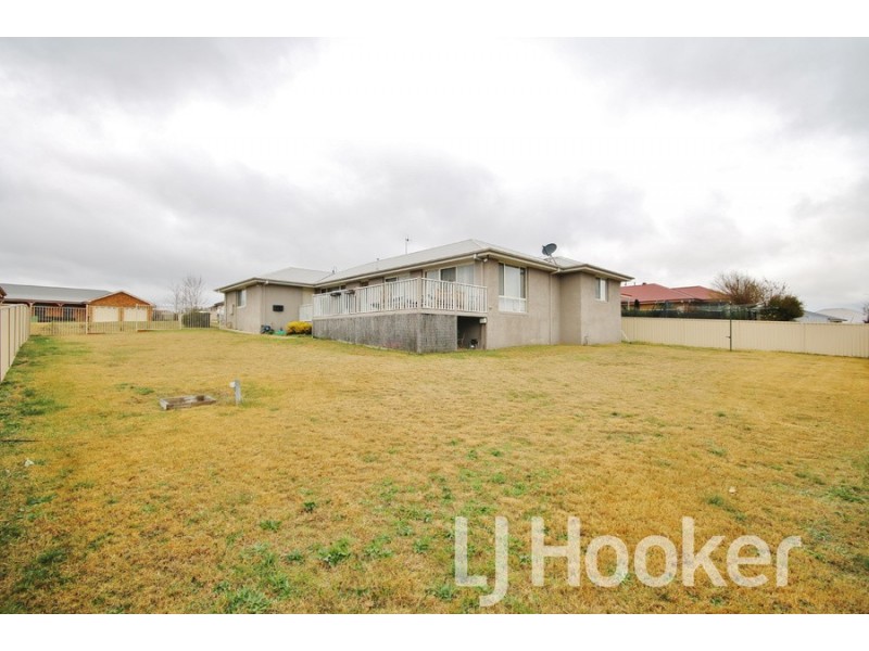 14 Joubert Drive, Llanarth NSW 2795