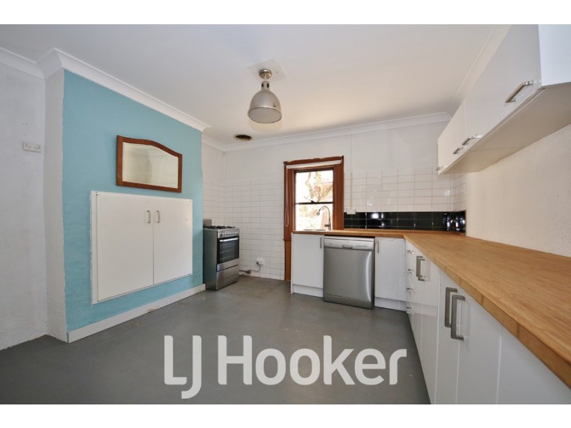 42 Rankin Street, Bathurst NSW 2795