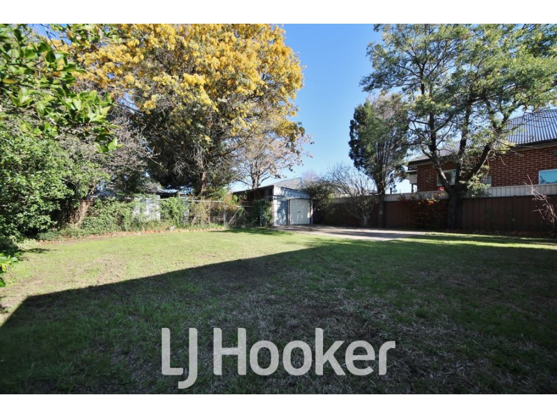 42 Rankin Street, Bathurst NSW 2795