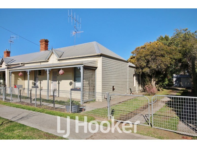 42 Rankin Street, Bathurst NSW 2795