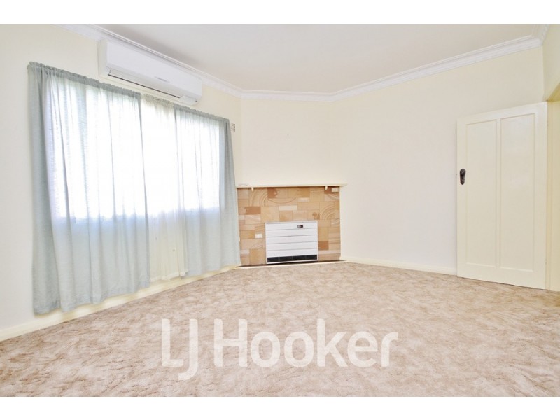 135 Piper Street, Bathurst NSW 2795