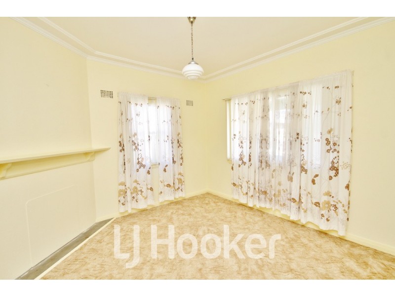 135 Piper Street, Bathurst NSW 2795