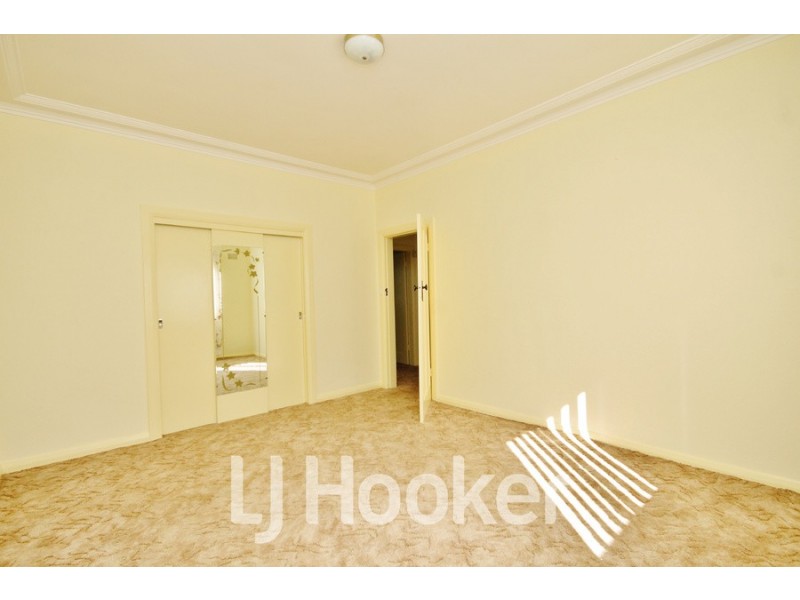 135 Piper Street, Bathurst NSW 2795