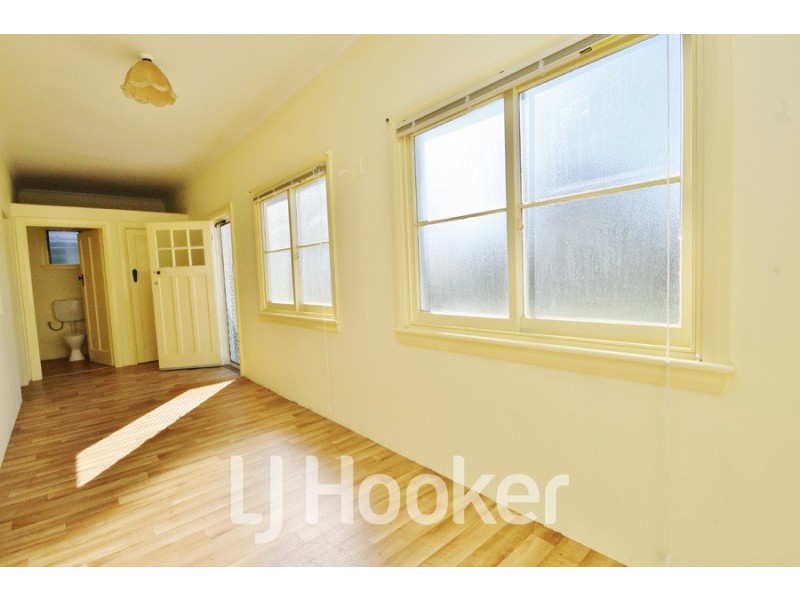 135 Piper Street, Bathurst NSW 2795