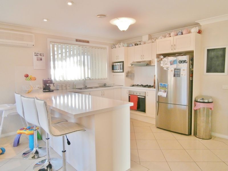 34 Roxburgh Drive, Bathurst NSW 2795