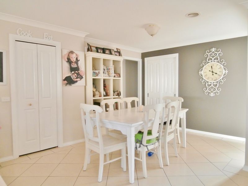 34 Roxburgh Drive, Bathurst NSW 2795