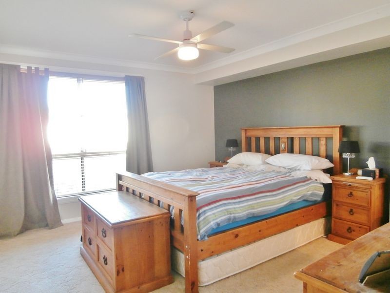 34 Roxburgh Drive, Bathurst NSW 2795