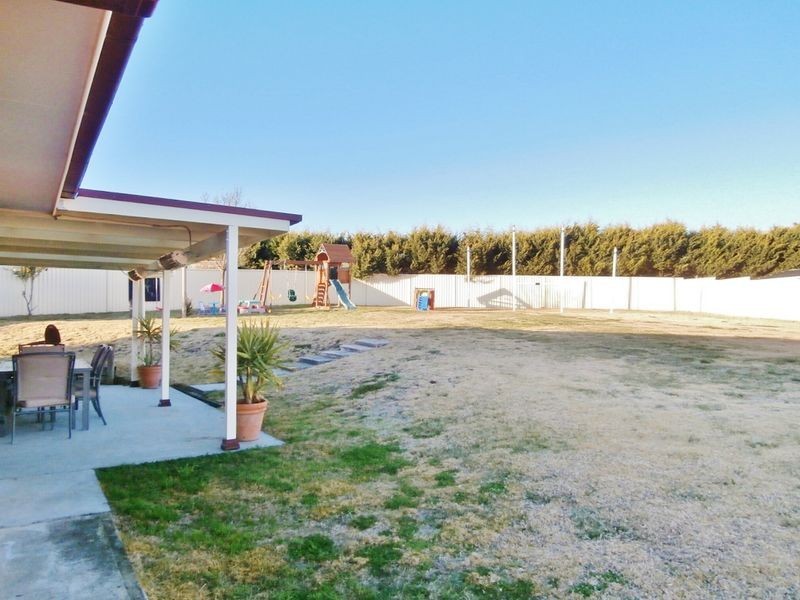 34 Roxburgh Drive, Bathurst NSW 2795