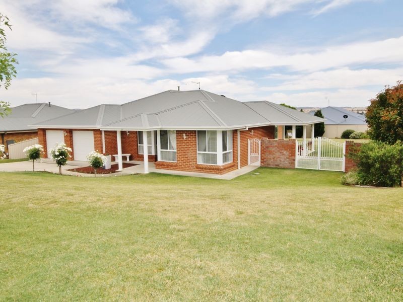 29 Carlyle Avenue, Bathurst NSW 2795