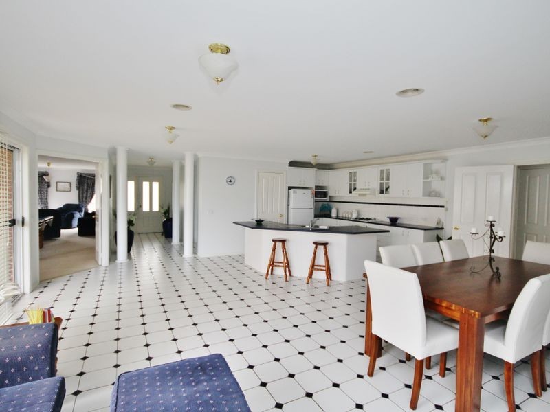 29 Carlyle Avenue, Bathurst NSW 2795