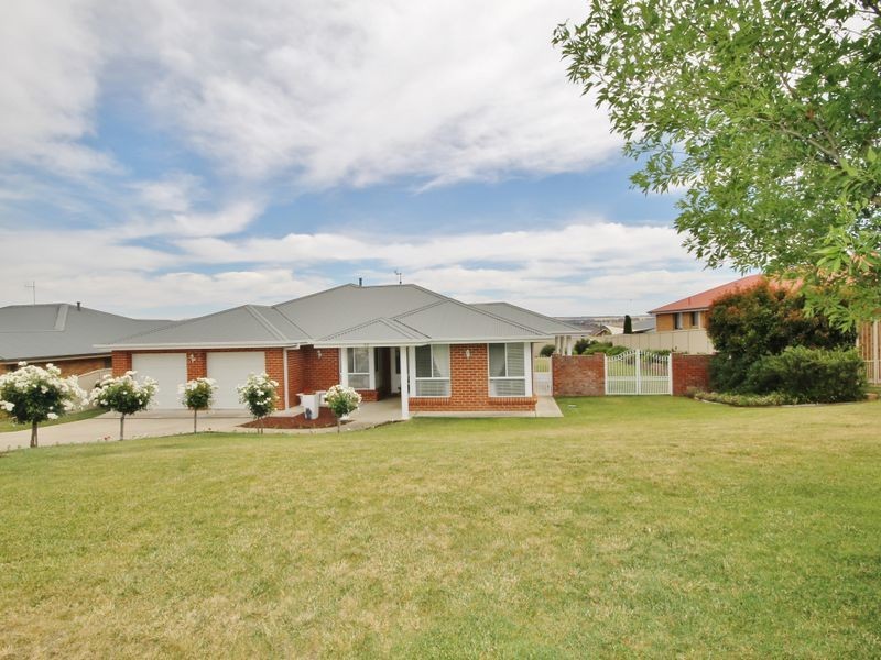 29 Carlyle Avenue, Bathurst NSW 2795