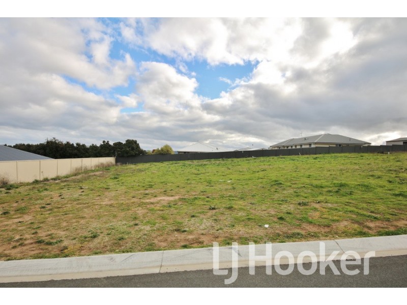 15 Cheviot Drive, Kelso NSW 2795
