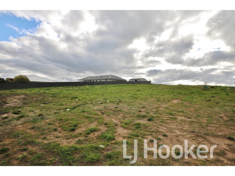 15 Cheviot Drive, Kelso NSW 2795