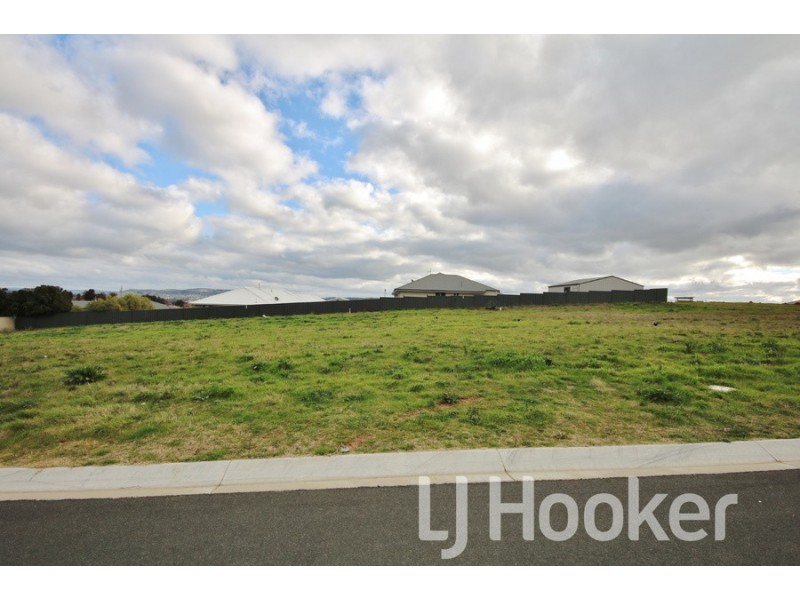 17 Cheviot Drive, Kelso NSW 2795