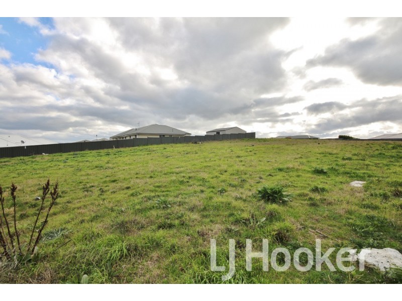 17 Cheviot Drive, Kelso NSW 2795