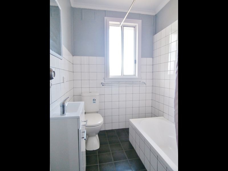 7 Aroo Street, Bathurst NSW 2795