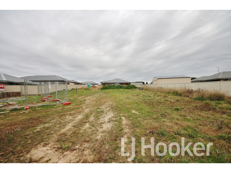 4 Cheviot Drive, Kelso NSW 2795