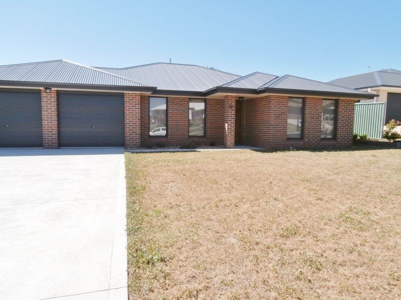 4 Blaxland Drive, Bathurst NSW 2795