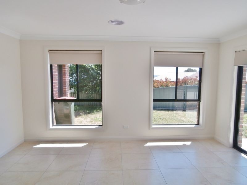 4 Blaxland Drive, Bathurst NSW 2795